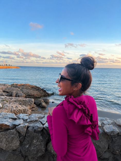 Saba at the sea