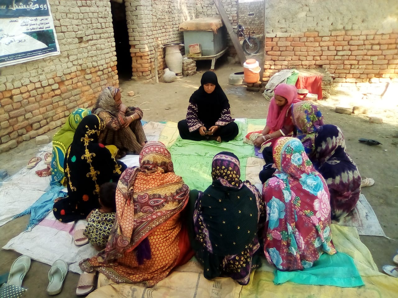 Shahida leading a listening party in Bharmi
